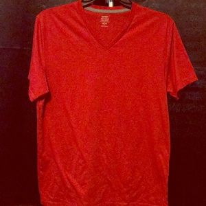 M red v neck